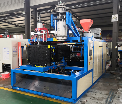 消毒液吹塑机传动装置操作中应注意哪些问题